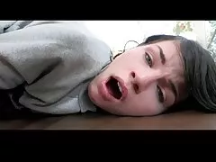Сладък брюнетка получава хубаво creampie bvr