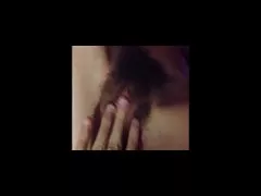 Космати путки със завързани очи