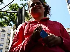 Аз просто я попитах, ако тя искаше да се ебаваш