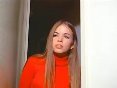 Блондинка peeper се нуждае от повече