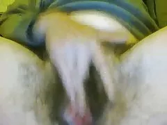 Космат путка мастурбирам