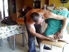 Ми космати Сара dildoing с по-възрастен човек